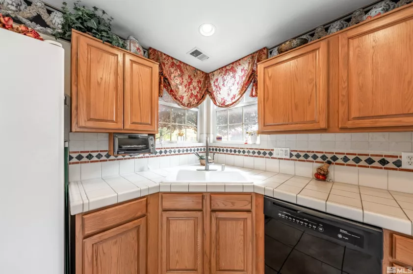 2233 San Remo Dr, Sparks, Nevada 89434, 2 Bedrooms Bedrooms, ,2 BathroomsBathrooms,Residential,For Sale,San Remo Dr,250005701