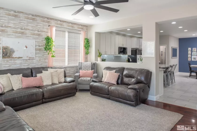 11270 Parma Way, Reno, Nevada 89521, 5 Bedrooms Bedrooms, ,4 BathroomsBathrooms,Residential,For Sale,Parma Way,250005714