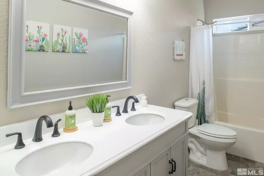 11270 Parma Way, Reno, Nevada 89521, 5 Bedrooms Bedrooms, ,4 BathroomsBathrooms,Residential,For Sale,Parma Way,250005714