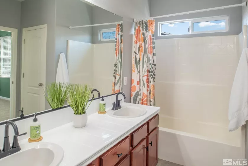 11270 Parma Way, Reno, Nevada 89521, 5 Bedrooms Bedrooms, ,4 BathroomsBathrooms,Residential,For Sale,Parma Way,250005714