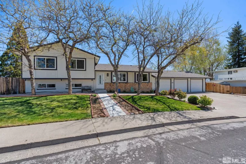 1690 Rayburn Dr., Reno, Nevada 89503, 4 Bedrooms Bedrooms, ,3 BathroomsBathrooms,Residential,For Sale,Rayburn Dr.,250005657