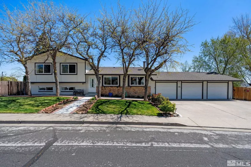 1690 Rayburn Dr., Reno, Nevada 89503, 4 Bedrooms Bedrooms, ,3 BathroomsBathrooms,Residential,For Sale,Rayburn Dr.,250005657