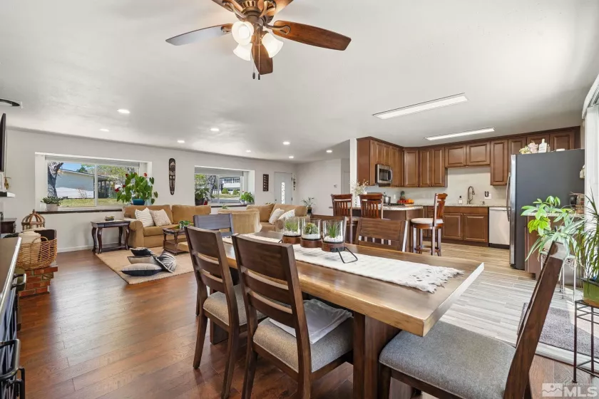 1690 Rayburn Dr., Reno, Nevada 89503, 4 Bedrooms Bedrooms, ,3 BathroomsBathrooms,Residential,For Sale,Rayburn Dr.,250005657