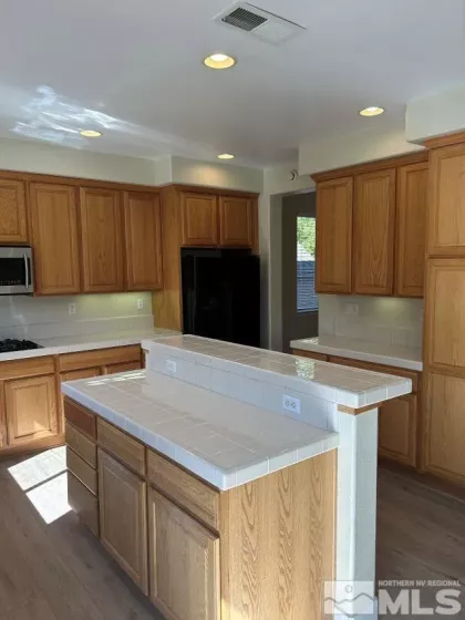 1095 S University Park Loop, Reno, Nevada 89512, 5 Bedrooms Bedrooms, ,3 BathroomsBathrooms,Residential,For Sale,S University Park Loop,250005661