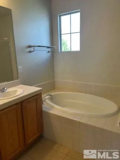 1095 S University Park Loop, Reno, Nevada 89512, 5 Bedrooms Bedrooms, ,3 BathroomsBathrooms,Residential,For Sale,S University Park Loop,250005661