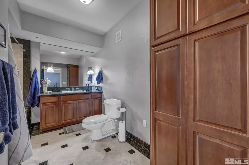 200 2nd st, Reno, Nevada 89501, 2 Bedrooms Bedrooms, ,2 BathroomsBathrooms,Residential,For Sale,2nd st,250005675