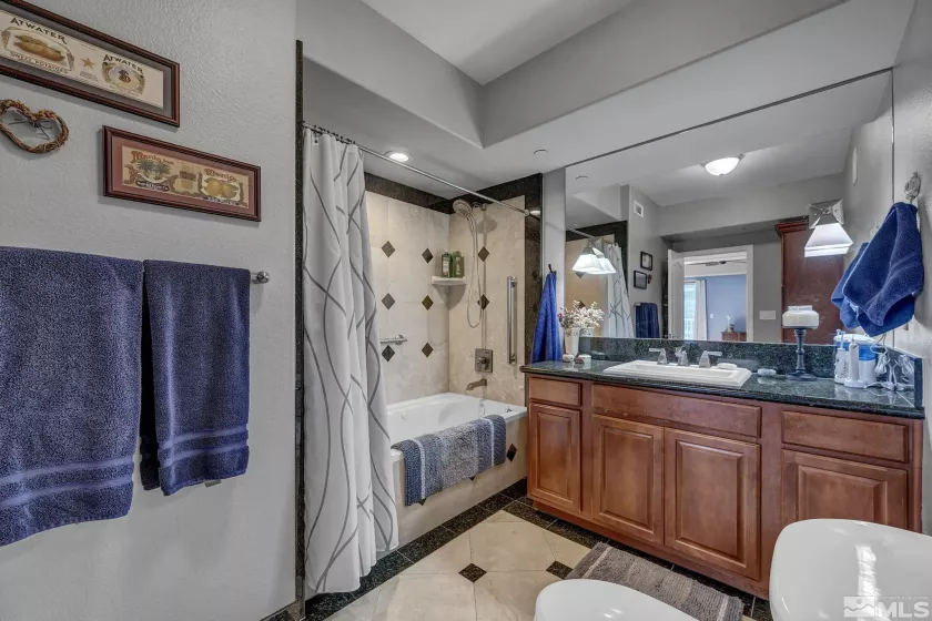 200 2nd st, Reno, Nevada 89501, 2 Bedrooms Bedrooms, ,2 BathroomsBathrooms,Residential,For Sale,2nd st,250005675