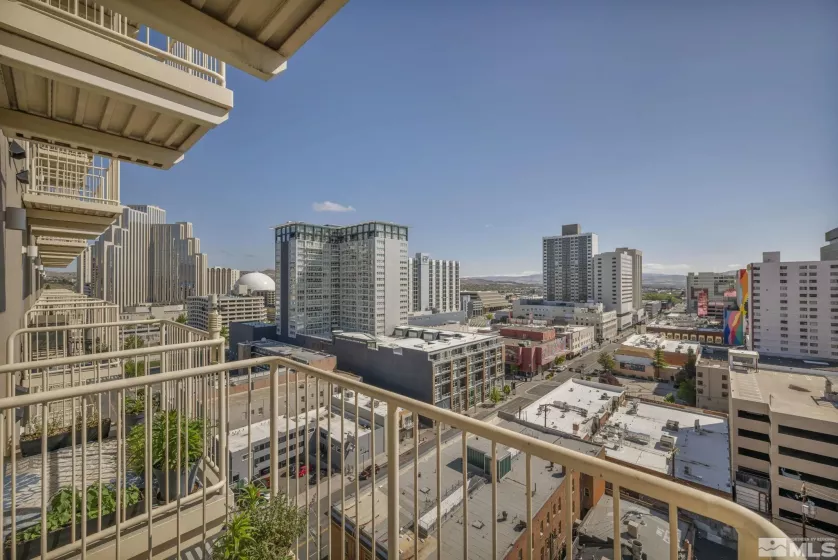 200 2nd st, Reno, Nevada 89501, 2 Bedrooms Bedrooms, ,2 BathroomsBathrooms,Residential,For Sale,2nd st,250005675