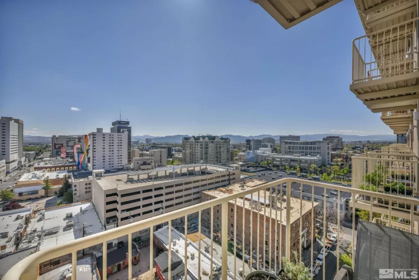 200 2nd st, Reno, Nevada 89501, 2 Bedrooms Bedrooms, ,2 BathroomsBathrooms,Residential,For Sale,2nd st,250005675