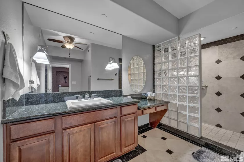 200 2nd st, Reno, Nevada 89501, 2 Bedrooms Bedrooms, ,2 BathroomsBathrooms,Residential,For Sale,2nd st,250005675
