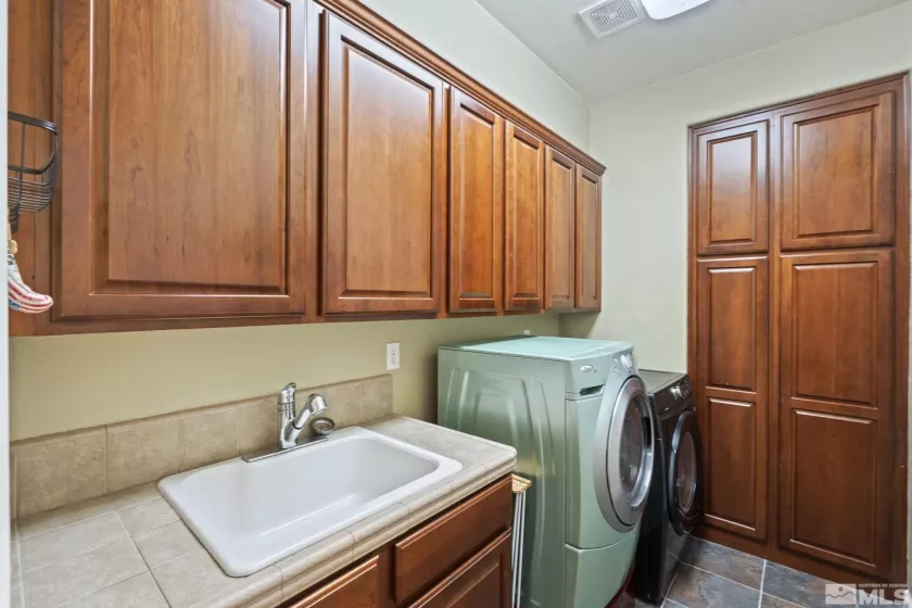 10890 Sand Hollow Ct, Reno, Nevada 89521, 5 Bedrooms Bedrooms, ,3 BathroomsBathrooms,Residential,For Sale,Sand Hollow Ct,250005680