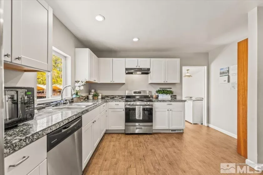 885 Cherry Ln, Reno, Nevada 89509, 4 Bedrooms Bedrooms, ,2 BathroomsBathrooms,Residential,For Sale,Cherry Ln,250005721