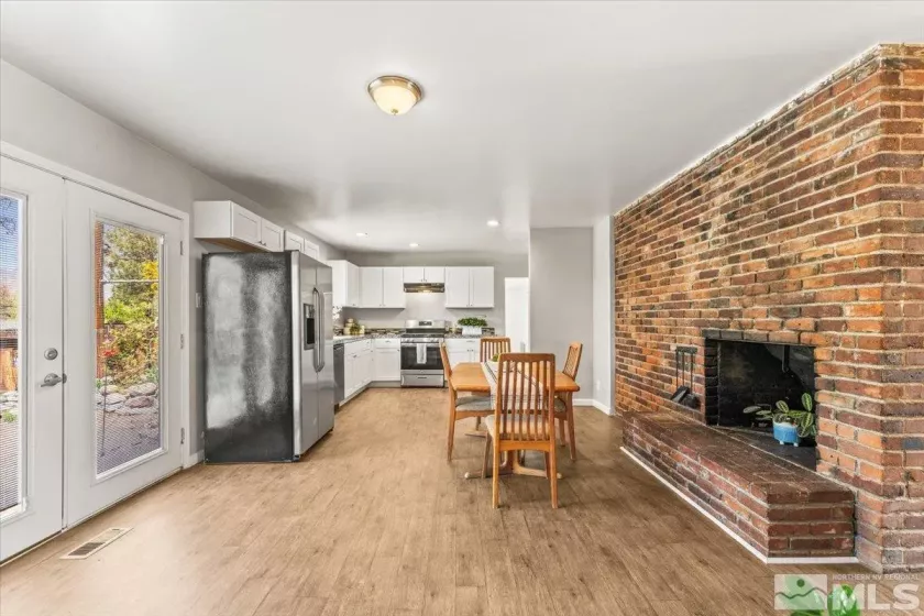 885 Cherry Ln, Reno, Nevada 89509, 4 Bedrooms Bedrooms, ,2 BathroomsBathrooms,Residential,For Sale,Cherry Ln,250005721