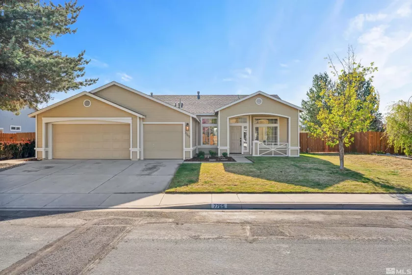 7765 Cerritos Cir, Sparks, Nevada 89436, 3 Bedrooms Bedrooms, ,2 BathroomsBathrooms,Residential,For Sale,Cerritos Cir,250005723
