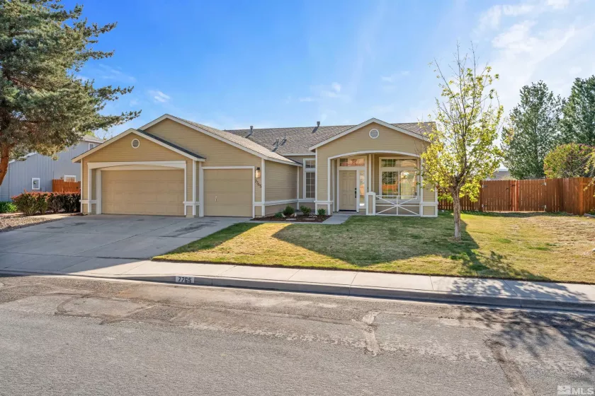 7765 Cerritos Cir, Sparks, Nevada 89436, 3 Bedrooms Bedrooms, ,2 BathroomsBathrooms,Residential,For Sale,Cerritos Cir,250005723