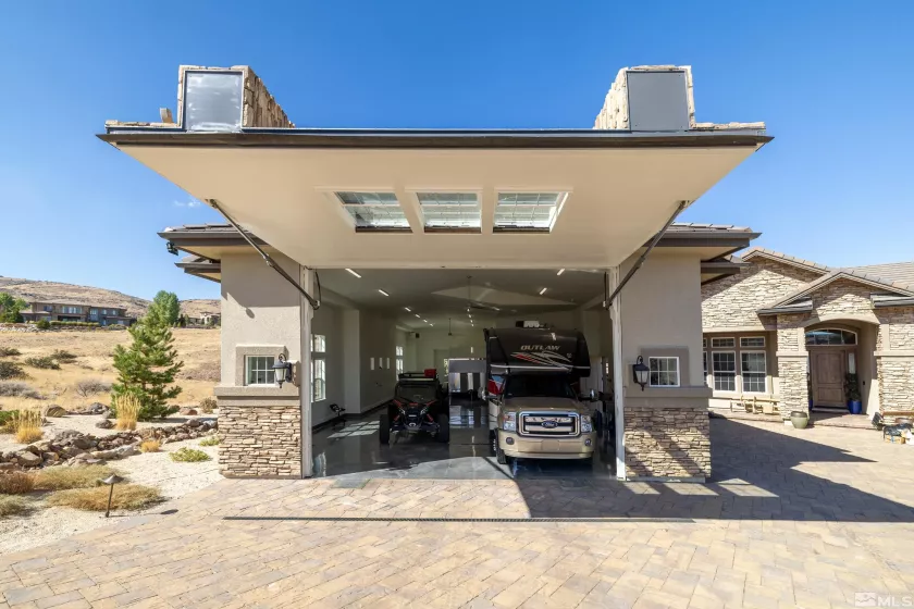 4095 Gray Fox Court, Reno, Nevada 89511, 5 Bedrooms Bedrooms, ,4 BathroomsBathrooms,Residential,For Sale,Gray Fox Court,250005726