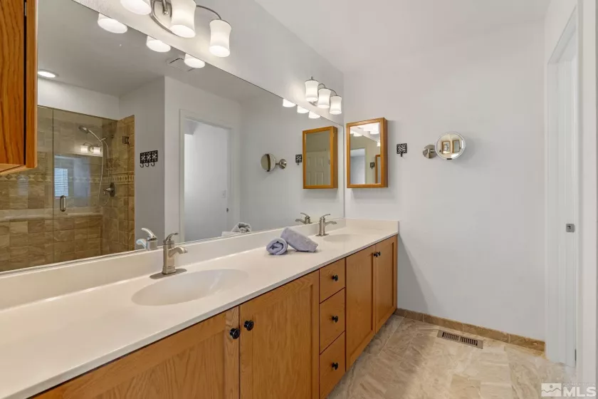 30 Moonbeam Ct, Sparks, Nevada 89441, 3 Bedrooms Bedrooms, ,2 BathroomsBathrooms,Residential,For Sale,Moonbeam Ct,250005731