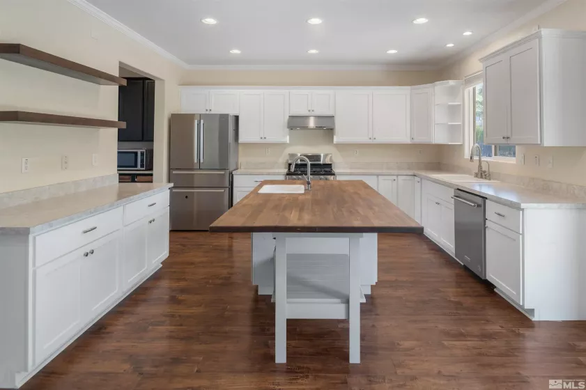 10810 Dancing Aspen Dr, Reno, Nevada 89521, 4 Bedrooms Bedrooms, ,3 BathroomsBathrooms,Residential,For Sale,Dancing Aspen Dr,250005732