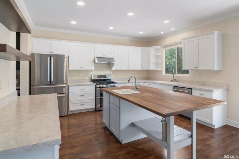 10810 Dancing Aspen Dr, Reno, Nevada 89521, 4 Bedrooms Bedrooms, ,3 BathroomsBathrooms,Residential,For Sale,Dancing Aspen Dr,250005732