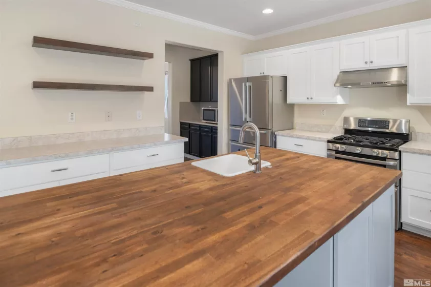 10810 Dancing Aspen Dr, Reno, Nevada 89521, 4 Bedrooms Bedrooms, ,3 BathroomsBathrooms,Residential,For Sale,Dancing Aspen Dr,250005732
