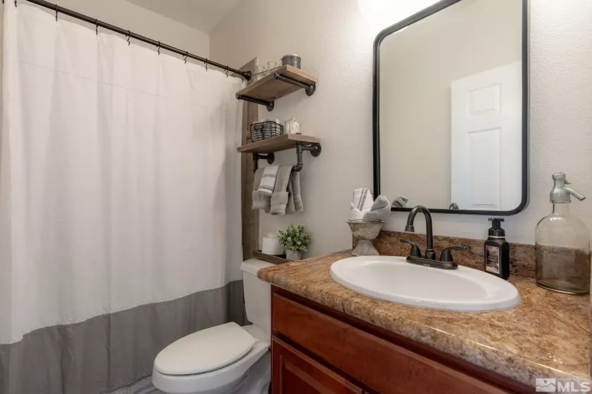 1377 Stodick Ln, Gardnerville, Nevada 89410, 3 Bedrooms Bedrooms, ,2 BathroomsBathrooms,Residential,For Sale,Stodick Ln,250005733
