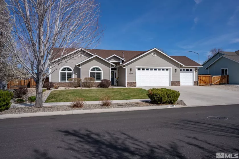 1377 Stodick Ln, Gardnerville, Nevada 89410, 3 Bedrooms Bedrooms, ,2 BathroomsBathrooms,Residential,For Sale,Stodick Ln,250005733