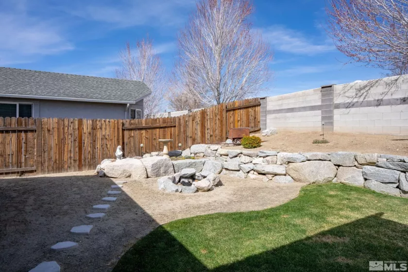 1377 Stodick Ln, Gardnerville, Nevada 89410, 3 Bedrooms Bedrooms, ,2 BathroomsBathrooms,Residential,For Sale,Stodick Ln,250005733