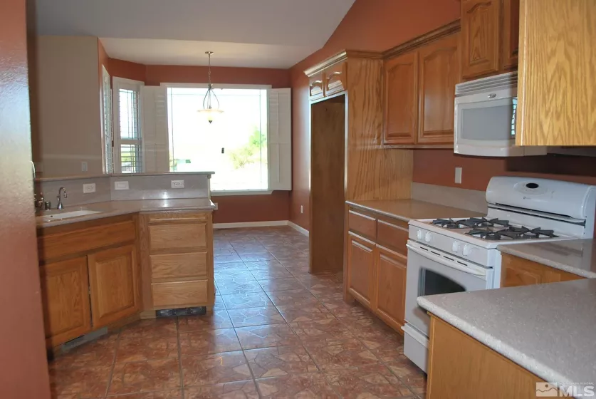 935 Lasso Way, Fernley, Nevada 89408, 3 Bedrooms Bedrooms, ,2 BathroomsBathrooms,Residential,For Sale,Lasso Way,250005818