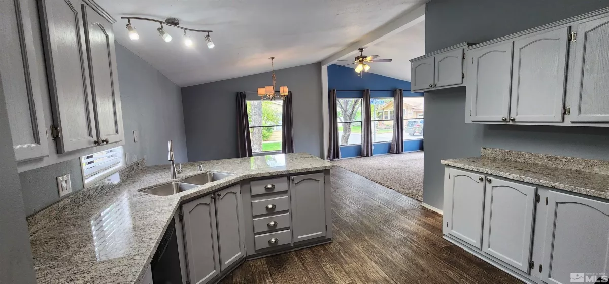 289 Ave De La Demerald, Sparks, Nevada 89434, 3 Bedrooms Bedrooms, ,2 BathroomsBathrooms,Residential,For Sale,Ave De La Demerald,250005817