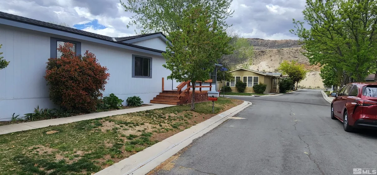 289 Ave De La Demerald, Sparks, Nevada 89434, 3 Bedrooms Bedrooms, ,2 BathroomsBathrooms,Residential,For Sale,Ave De La Demerald,250005817