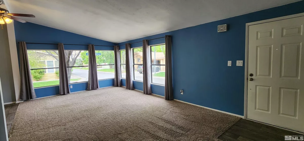 289 Ave De La Demerald, Sparks, Nevada 89434, 3 Bedrooms Bedrooms, ,2 BathroomsBathrooms,Residential,For Sale,Ave De La Demerald,250005817