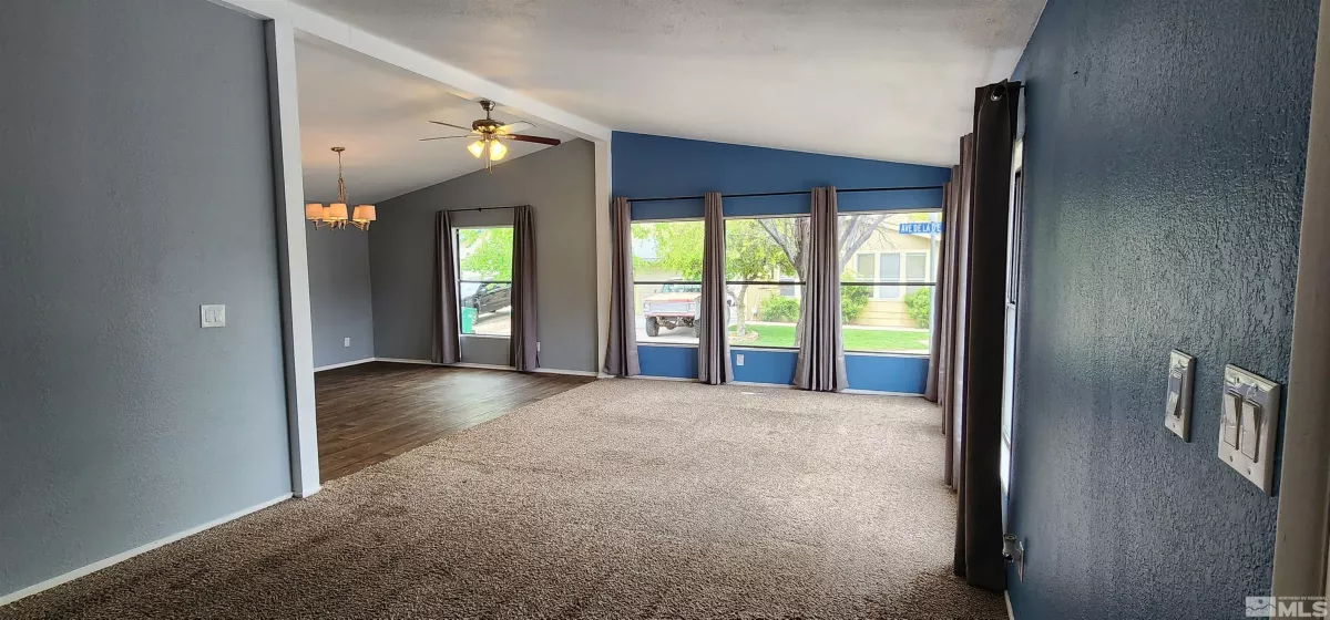 289 Ave De La Demerald, Sparks, Nevada 89434, 3 Bedrooms Bedrooms, ,2 BathroomsBathrooms,Residential,For Sale,Ave De La Demerald,250005817