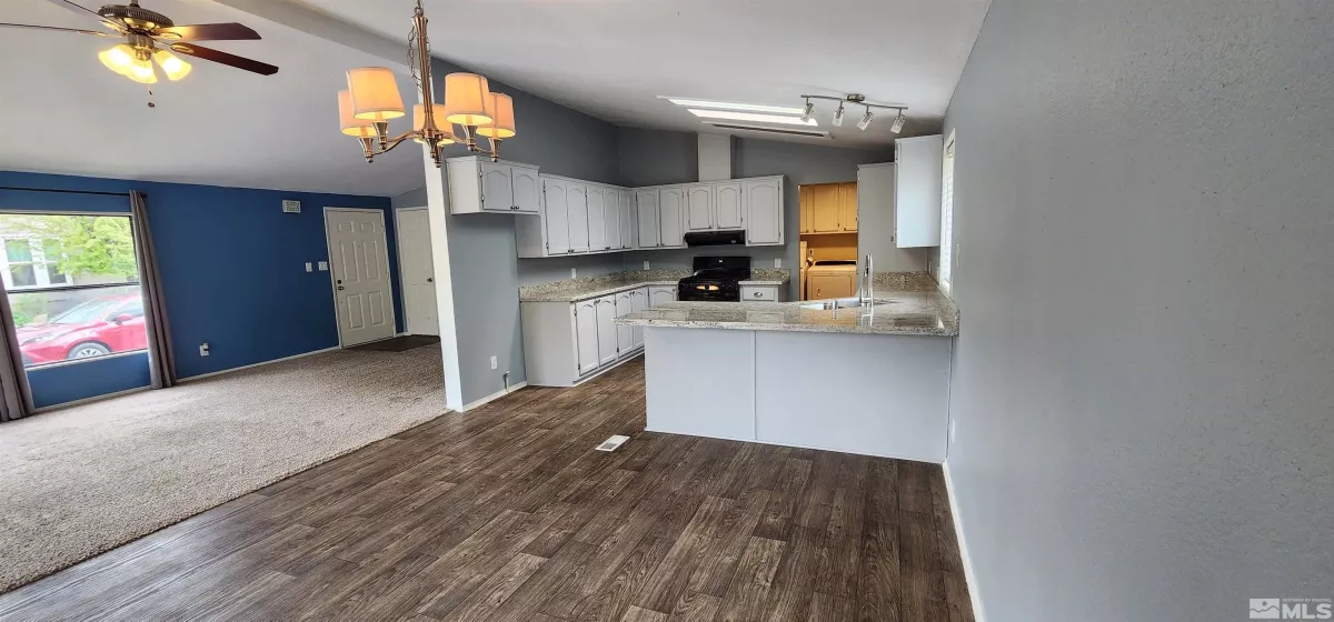 289 Ave De La Demerald, Sparks, Nevada 89434, 3 Bedrooms Bedrooms, ,2 BathroomsBathrooms,Residential,For Sale,Ave De La Demerald,250005817