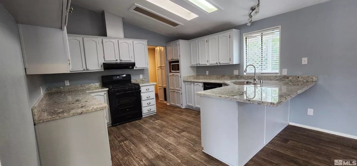 289 Ave De La Demerald, Sparks, Nevada 89434, 3 Bedrooms Bedrooms, ,2 BathroomsBathrooms,Residential,For Sale,Ave De La Demerald,250005817