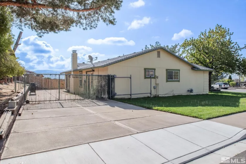 830 Lepori Way, Sparks, Nevada 89431, 3 Bedrooms Bedrooms, ,2 BathroomsBathrooms,Residential,For Sale,Lepori Way,250005819
