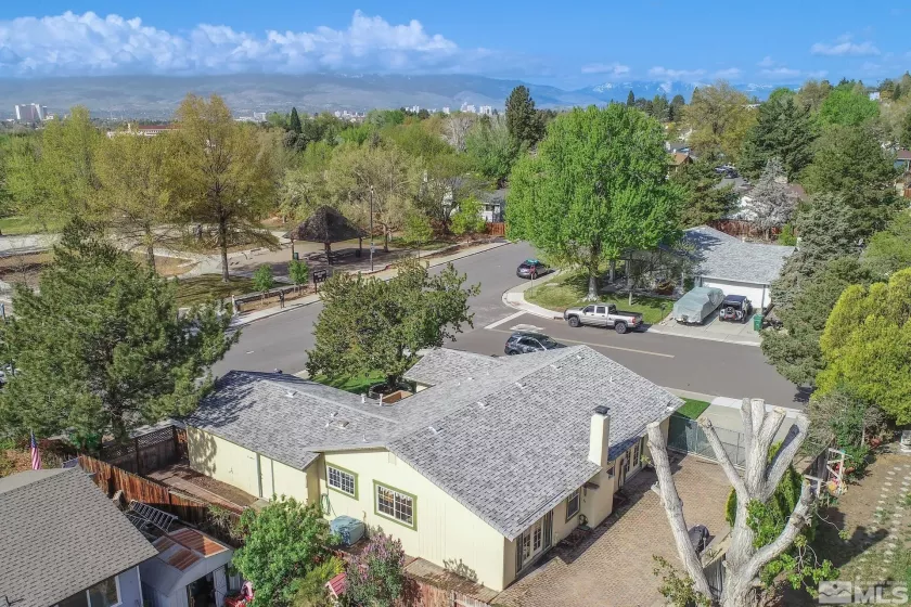 830 Lepori Way, Sparks, Nevada 89431, 3 Bedrooms Bedrooms, ,2 BathroomsBathrooms,Residential,For Sale,Lepori Way,250005819