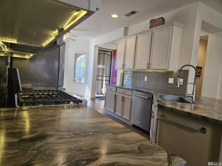 4766 Wood Thrush, Sparks, Nevada 89436, 3 Bedrooms Bedrooms, ,2 BathroomsBathrooms,Residential,Residential,Wood Thrush,250005119