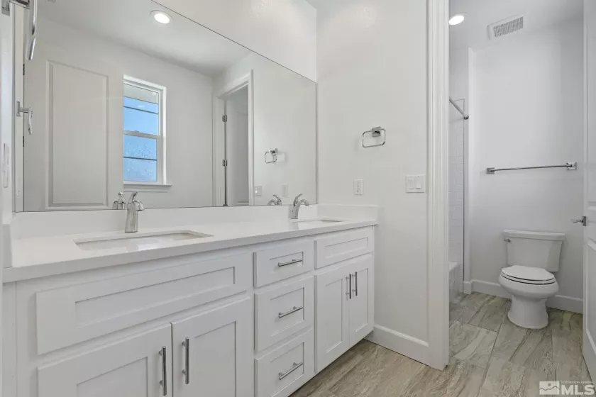 9139 ERICKSON, Verdi, Nevada 89439, 4 Bedrooms Bedrooms, ,4 BathroomsBathrooms,Residential,Residential,ERICKSON,250002395