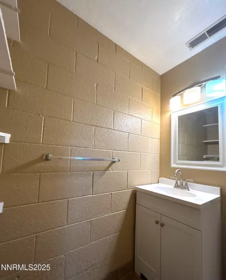 474 Sunshine, Reno, Nevada 89502, ,1 BathroomBathrooms,Residential Lease,Manufactured,Sunshine,250003402