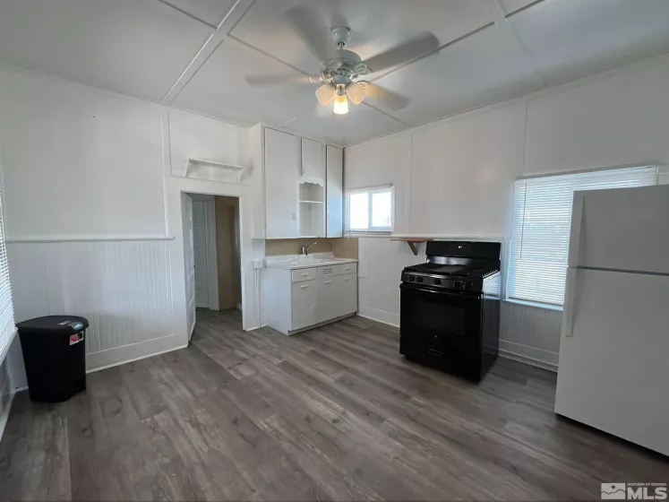 1027 1/2 2nd, Reno, Nevada 89503, 1 Bedroom Bedrooms, ,1 BathroomBathrooms,Residential Lease,Manufactured,2nd,250002855