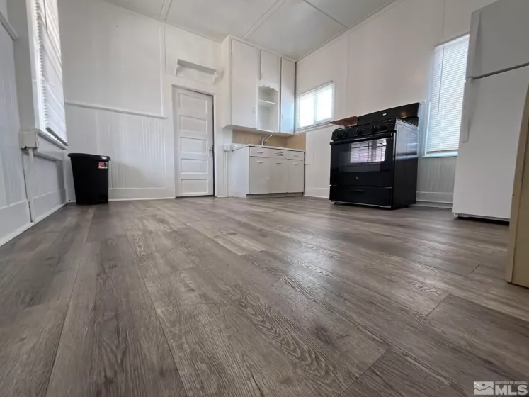 1027 1/2 2nd, Reno, Nevada 89503, 1 Bedroom Bedrooms, ,1 BathroomBathrooms,Residential Lease,Manufactured,2nd,250002855