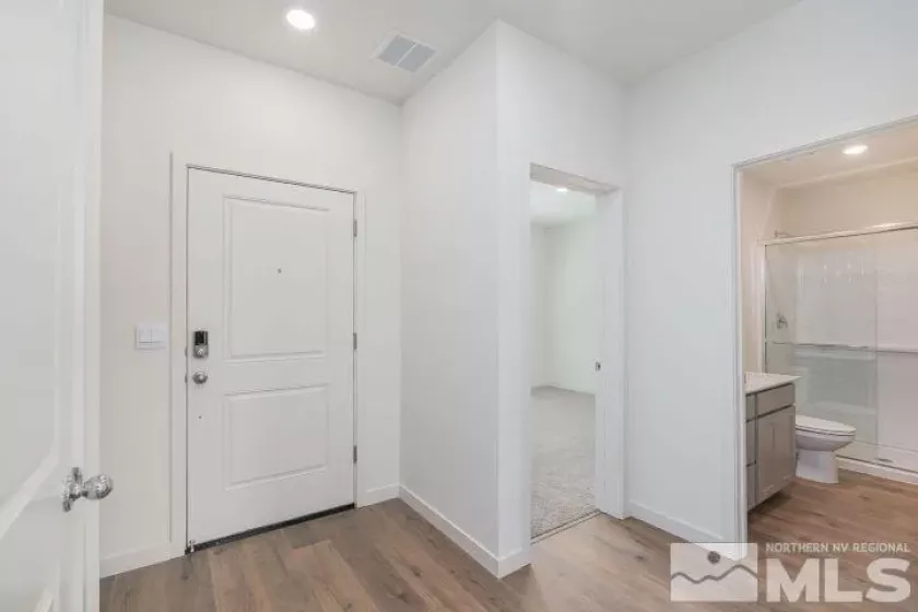 Entry/Foyer