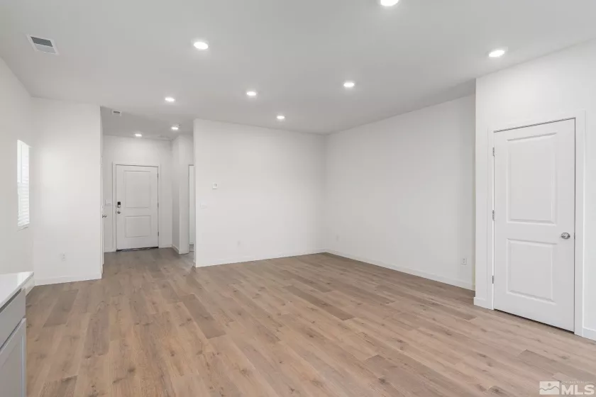 Entry/Foyer