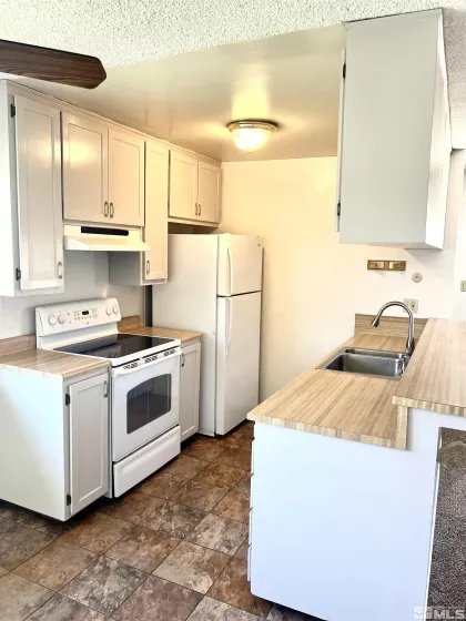 5020 Tahiti, Reno, Nevada 89502, 2 Bedrooms Bedrooms, ,1 BathroomBathrooms,Residential Lease,Manufactured,Tahiti,240012691