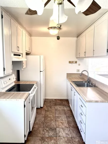 5020 Tahiti, Reno, Nevada 89502, 2 Bedrooms Bedrooms, ,1 BathroomBathrooms,Residential Lease,Manufactured,Tahiti,240012691