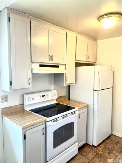 5020 Tahiti, Reno, Nevada 89502, 2 Bedrooms Bedrooms, ,1 BathroomBathrooms,Residential Lease,Manufactured,Tahiti,240012691