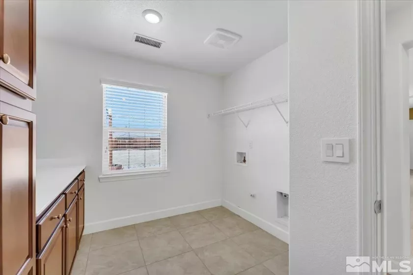 2103 Lanstar, Sparks, Nevada 89441, 4 Bedrooms Bedrooms, ,3 BathroomsBathrooms,Residential,Residential,Lanstar,250005826