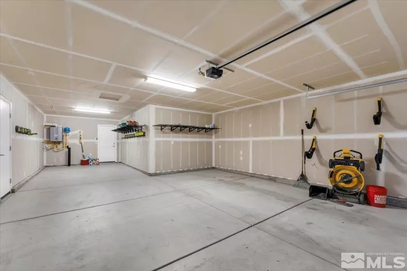 2103 Lanstar, Sparks, Nevada 89441, 4 Bedrooms Bedrooms, ,3 BathroomsBathrooms,Residential,Residential,Lanstar,250005826