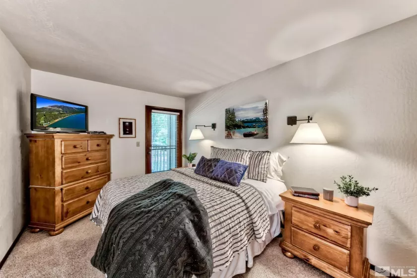 696 Village, Incline Village, Nevada 89451, 2 Bedrooms Bedrooms, ,2 BathroomsBathrooms,Residential,Residential,Village,240012952