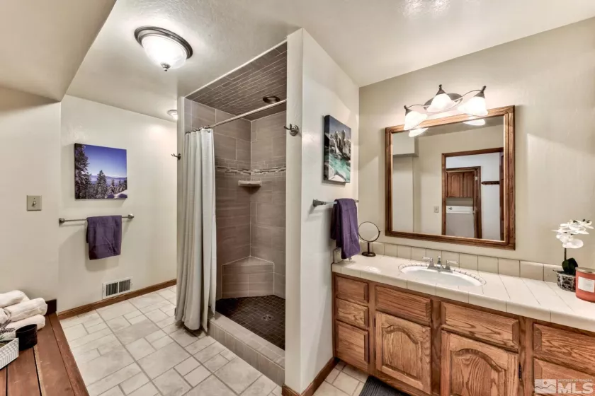 696 Village, Incline Village, Nevada 89451, 2 Bedrooms Bedrooms, ,2 BathroomsBathrooms,Residential,Residential,Village,240012952